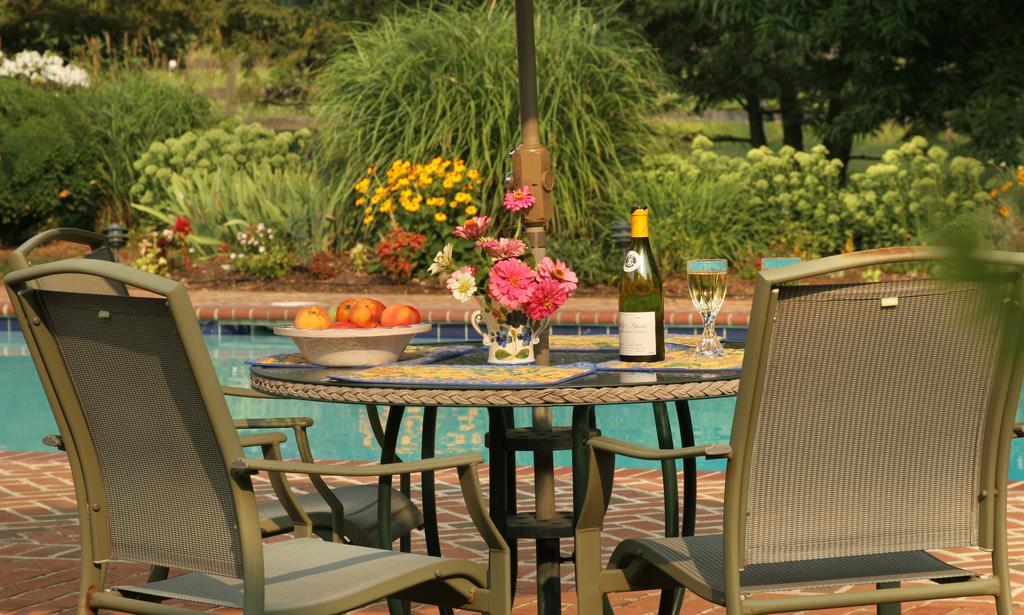 L'Auberge Provencale Inn & Restaurant Boyce エクステリア 写真