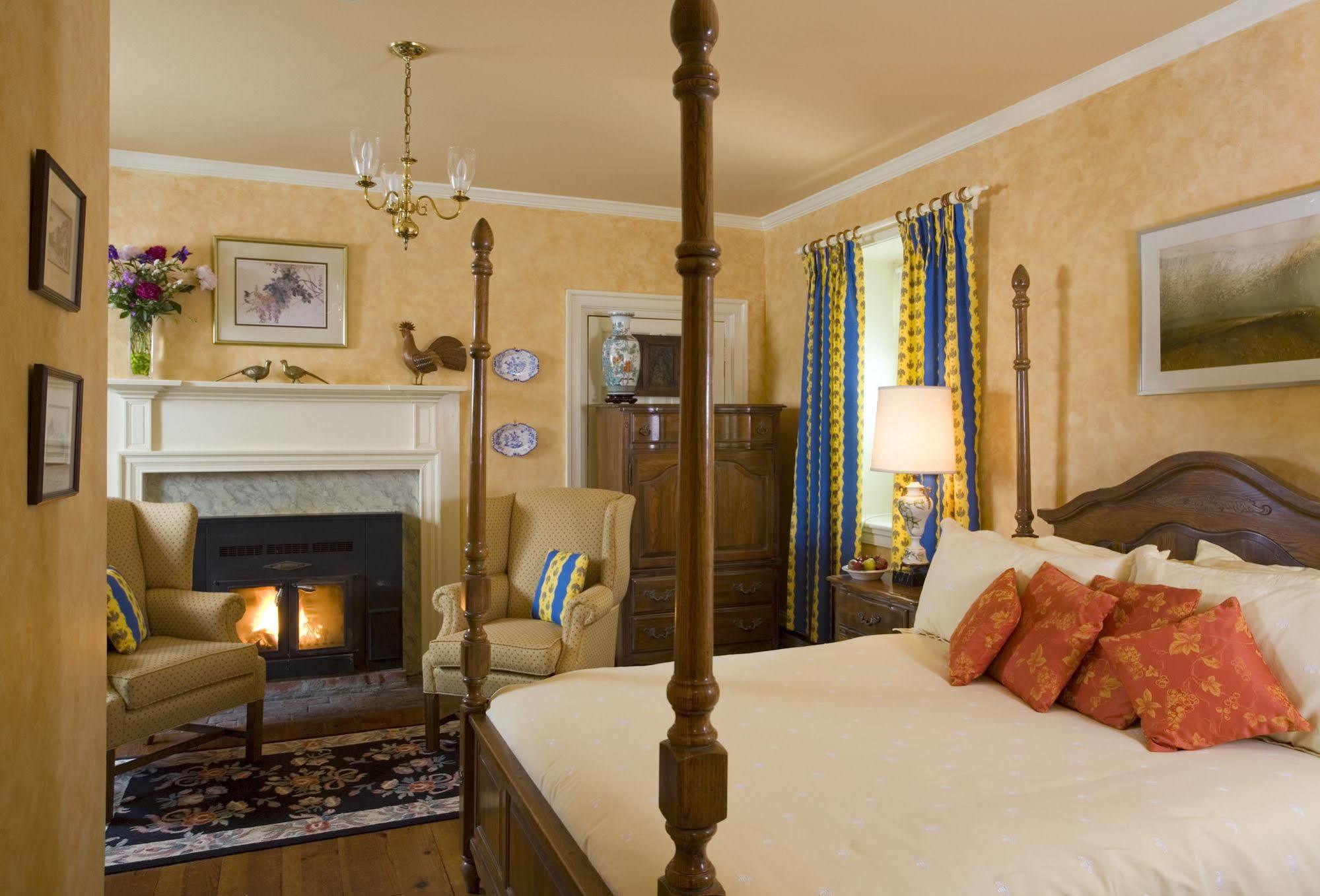 L'Auberge Provencale Inn & Restaurant Boyce エクステリア 写真