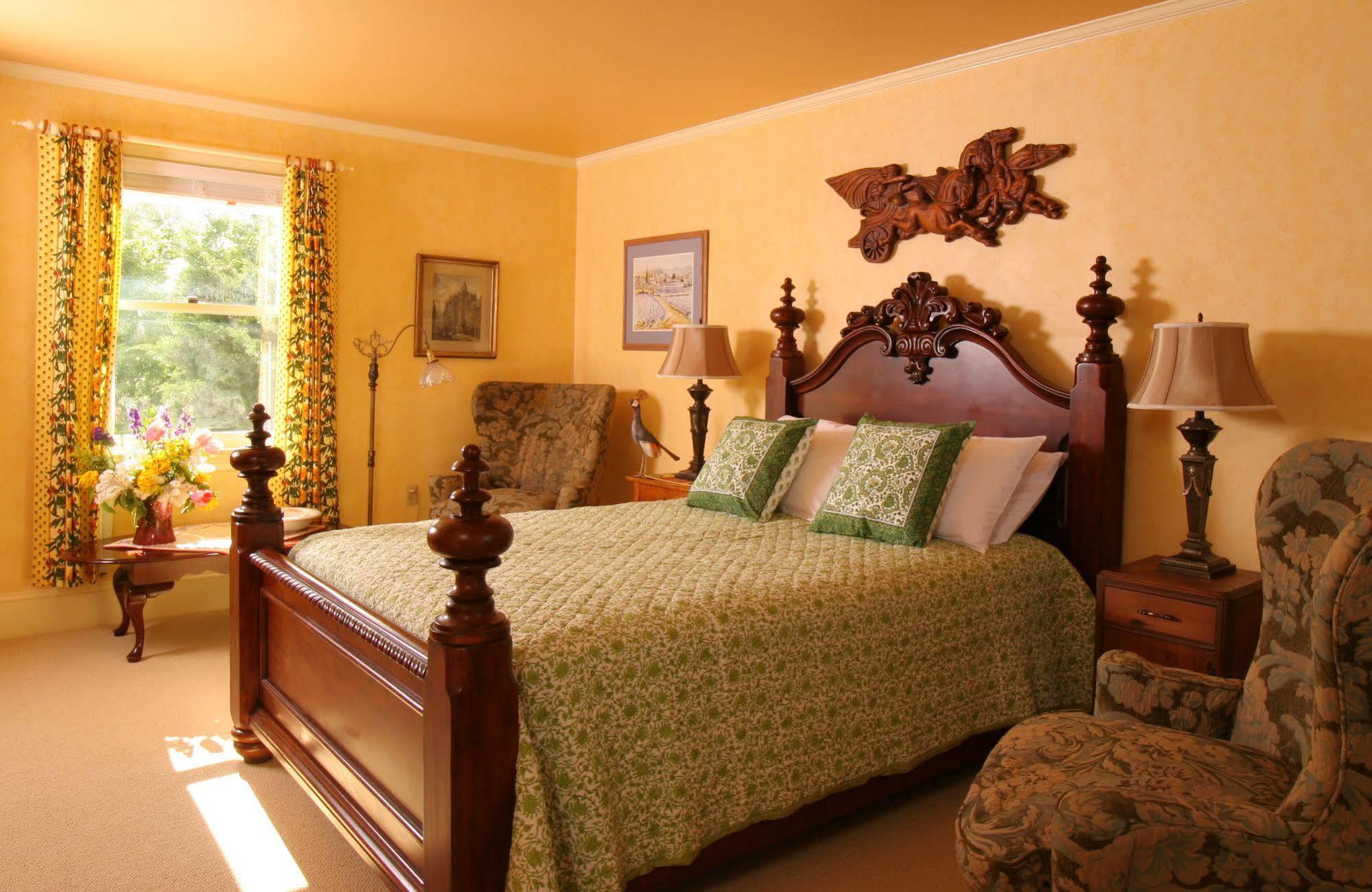 L'Auberge Provencale Inn & Restaurant Boyce エクステリア 写真
