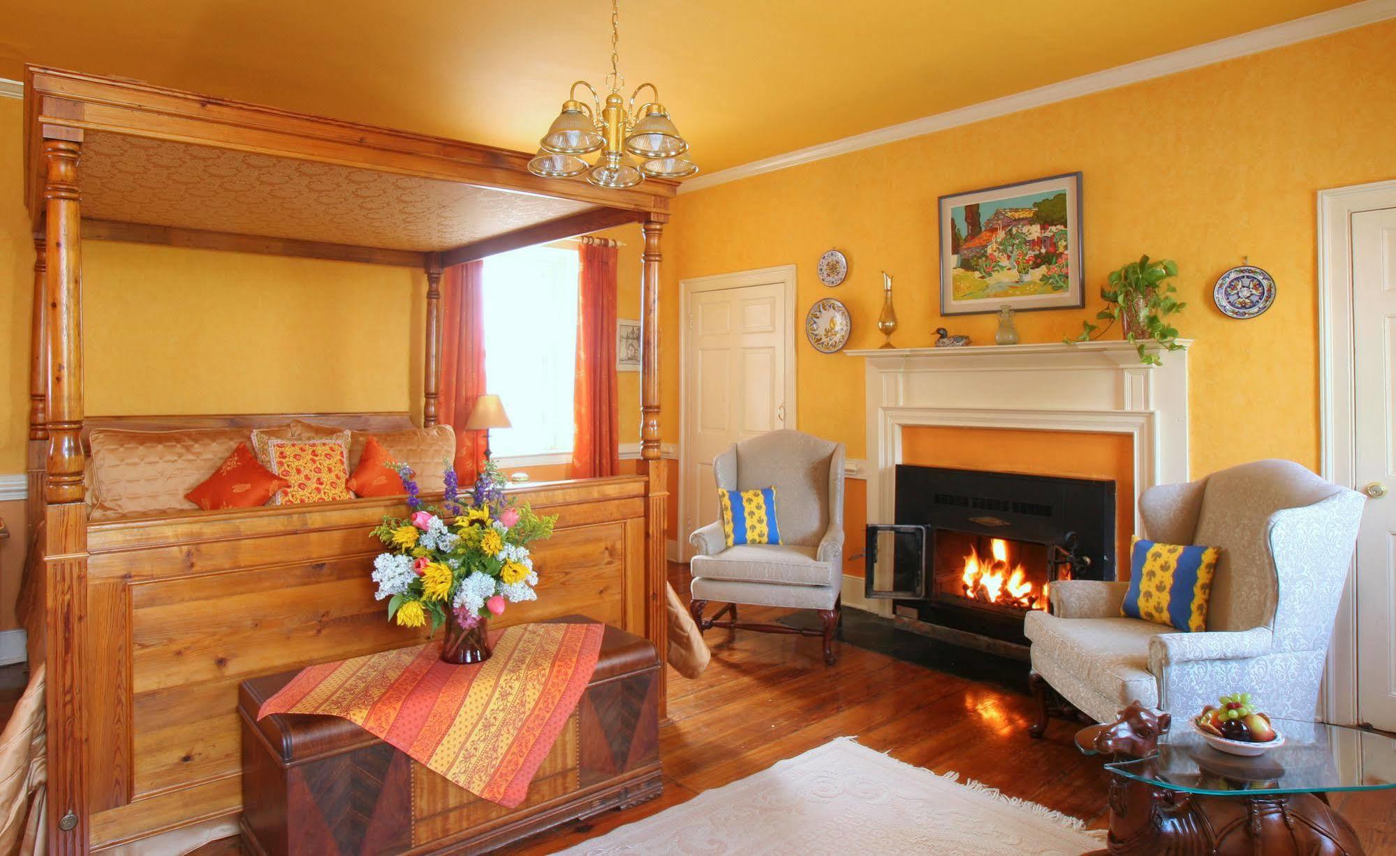 L'Auberge Provencale Inn & Restaurant Boyce エクステリア 写真