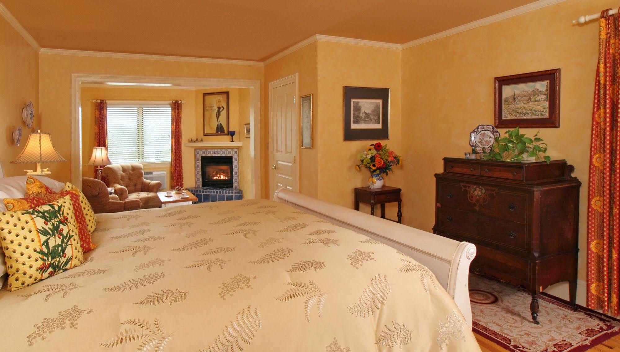 L'Auberge Provencale Inn & Restaurant Boyce エクステリア 写真