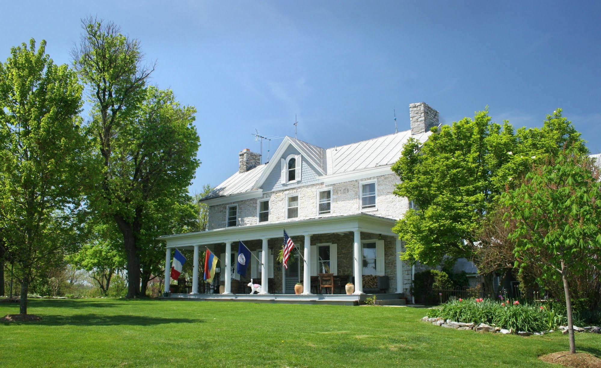 L'Auberge Provencale Inn & Restaurant Boyce エクステリア 写真